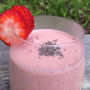 Strawberry Chia Breakfast Smoothie - The Betty Rocker