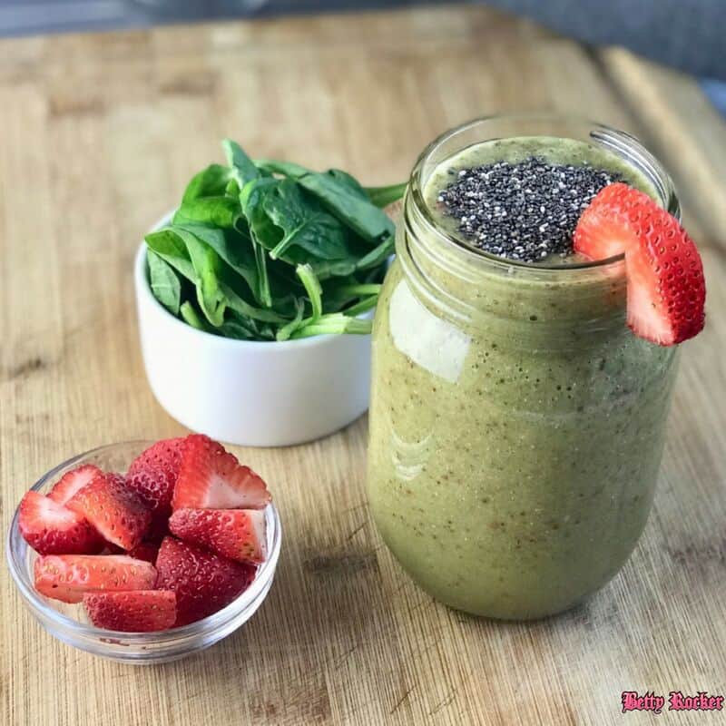 Easy Strawberry Chia Smoothie - The Betty Rocker